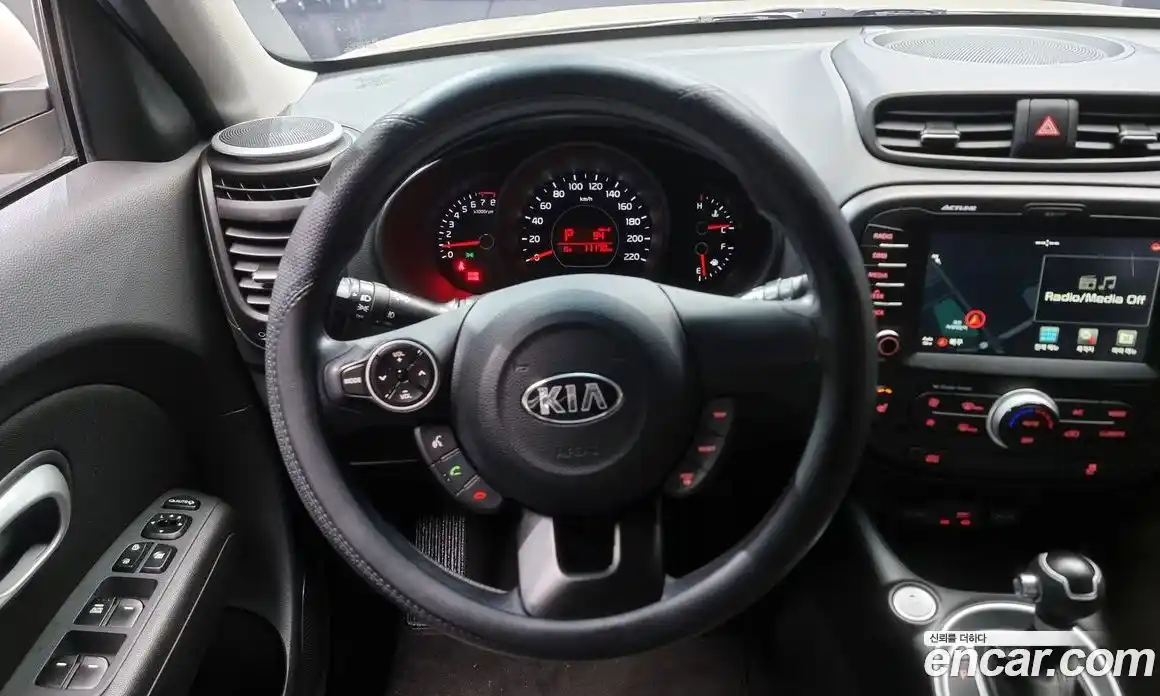Kia Soul 2016 1.6 Автомат в Москве № 585931, фото 14