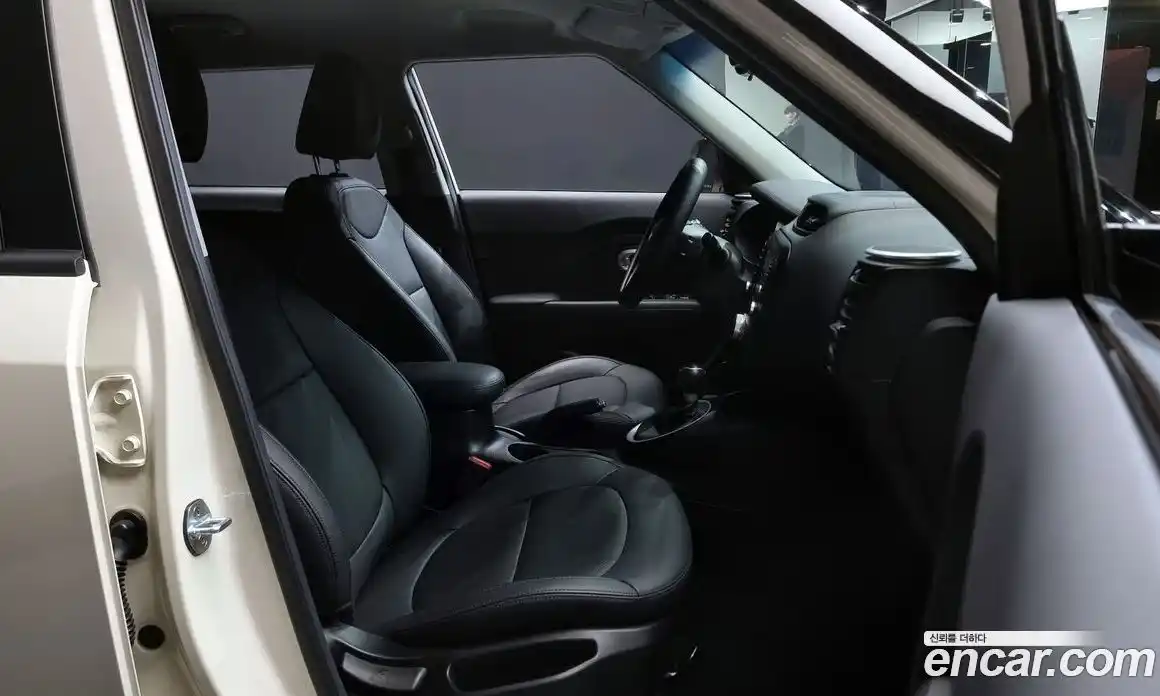 Kia Soul 2016 1.6 Автомат в Москве № 585931, фото 10