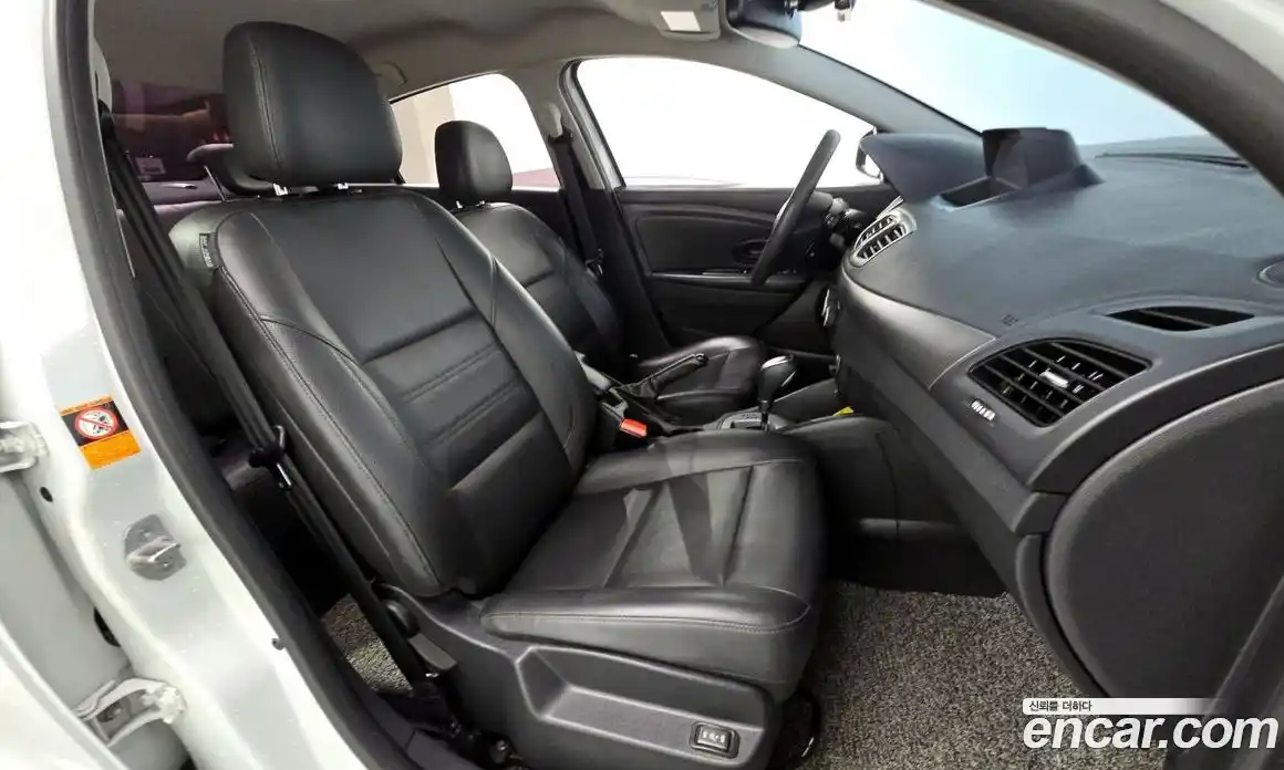 Renault SM3 2018 1.6 Автомат в Москве № 585961, фото 11