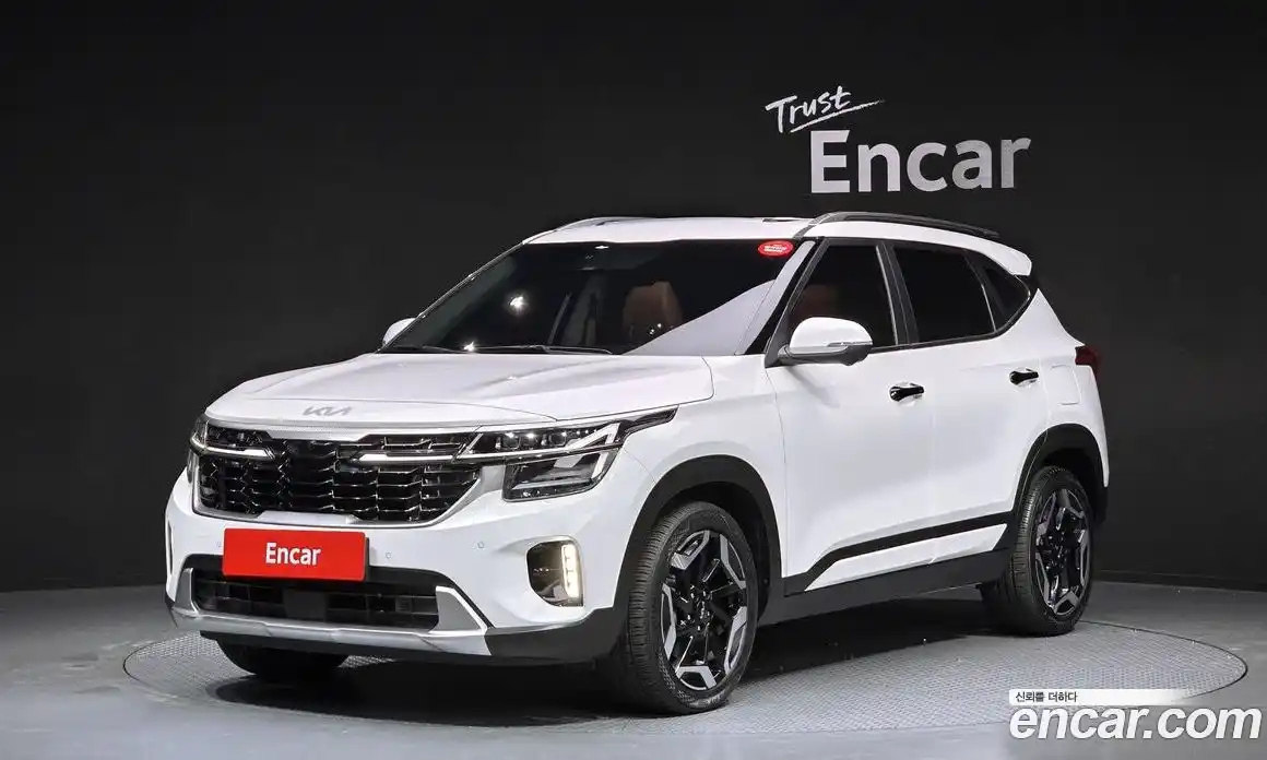 Kia Seltos 2023 1.6 Автомат в Москве № 586440, фото 1