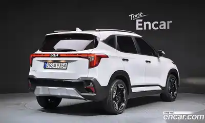 Kia Seltos 2023 1.6 Автомат в Москве № 586440, миниатюра 2