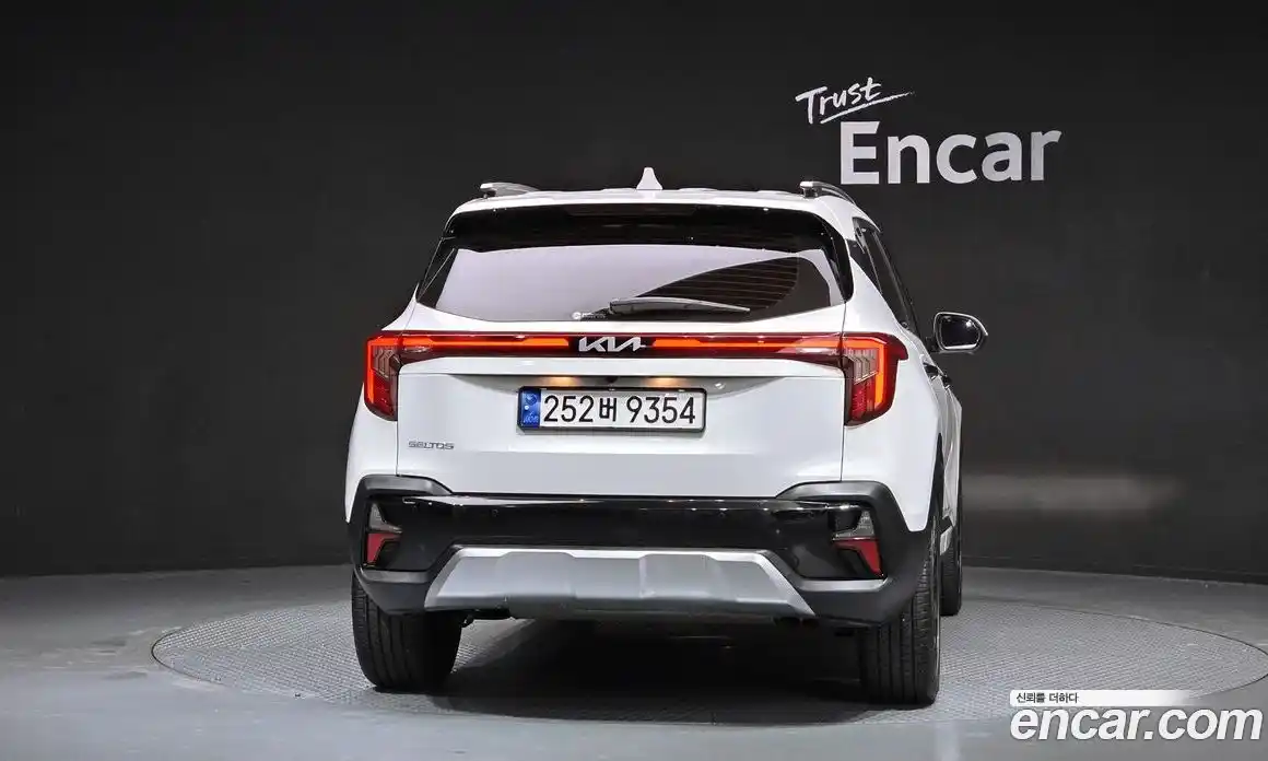 Kia Seltos 2023 1.6 Автомат в Москве № 586440, фото 4