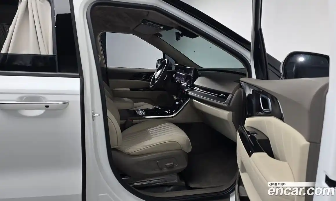 Kia Canival 2023 3.5 Автомат в Москве № 586874, фото 11