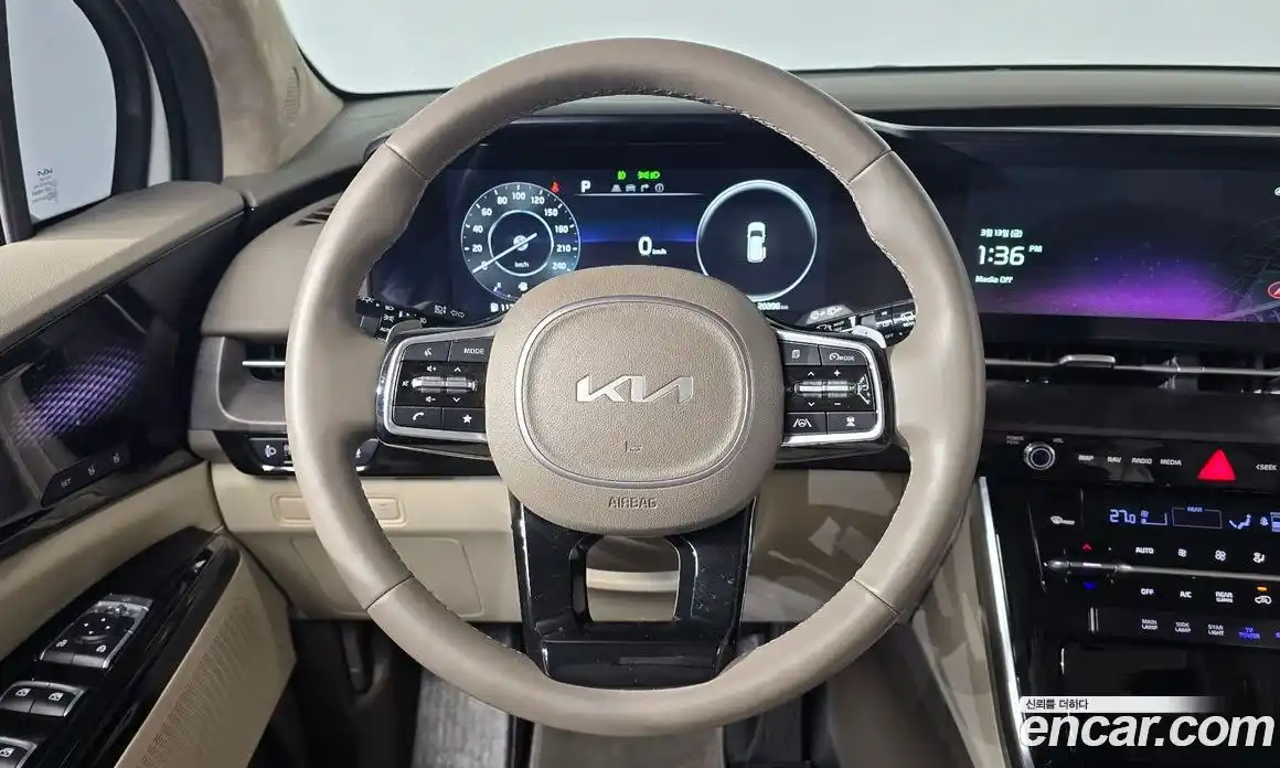 Kia Canival 2023 3.5 Автомат в Москве № 586874, фото 13