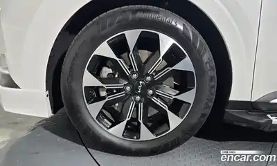 Kia Canival 2023 3.5 Автомат в Москве № 586874, миниатюра 5