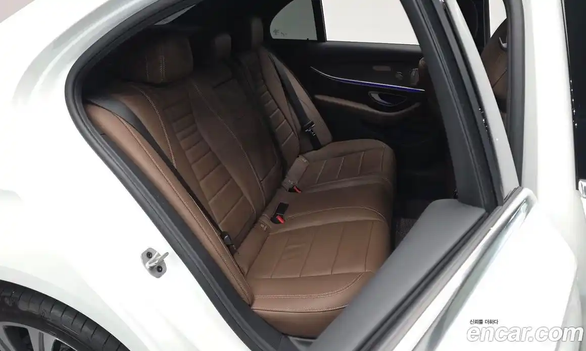 Mercedes-Benz E-Class 2023 2.0 Автомат в Москве № 591844, фото 11