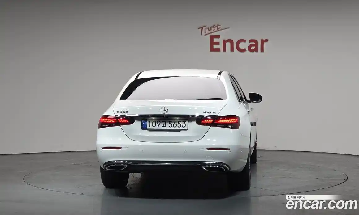 Mercedes-Benz E-Class 2023 2.0 Автомат в Москве № 591844, фото 3