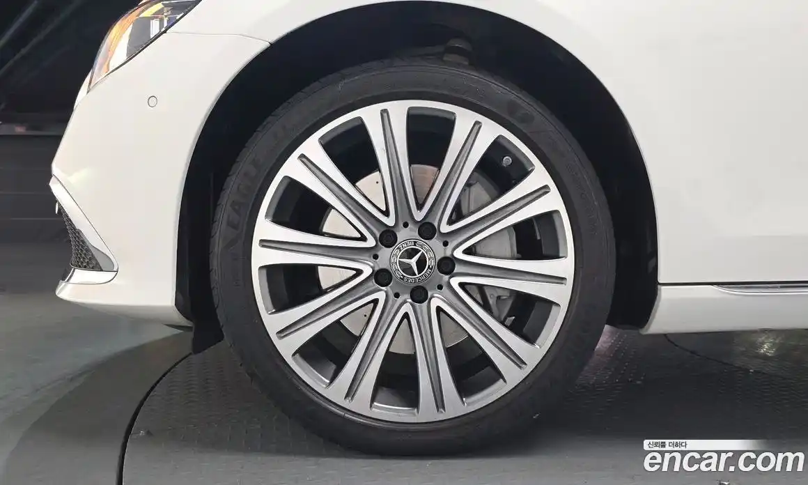 Mercedes-Benz E-Class 2023 2.0 Автомат в Москве № 591844, фото 4