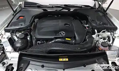 Mercedes-Benz E-Class 2023 2.0 Автомат в Москве № 591844, миниатюра 5