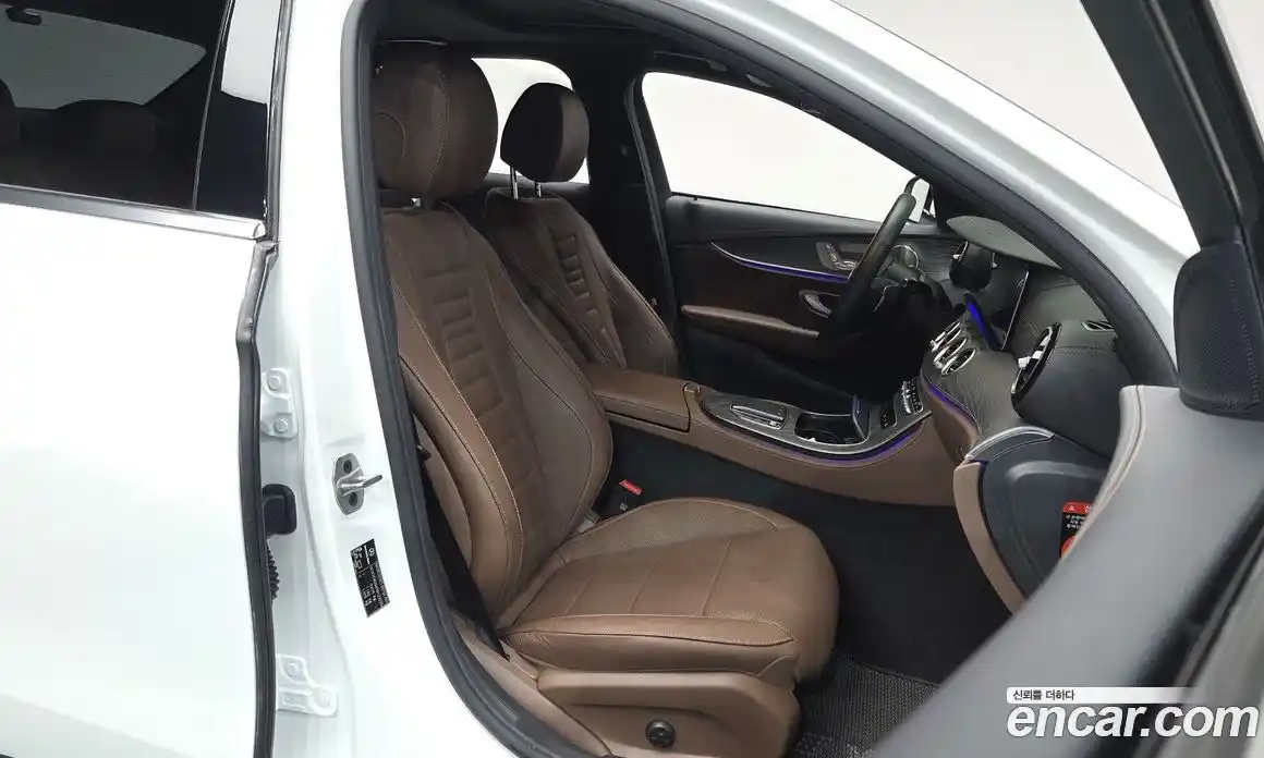 Mercedes-Benz E-Class 2023 2.0 Автомат в Москве № 591844, фото 9