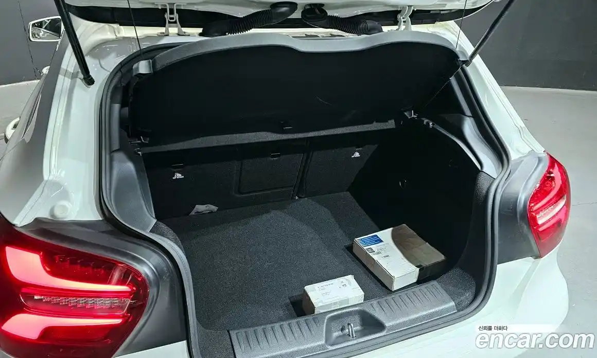 Mercedes-Benz A-Class 2016 2.0 Автомат в Москве № 592043, фото 20