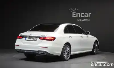 Mercedes-Benz E-Class 2021 2.0 Автомат в Москве № 592157, миниатюра 2