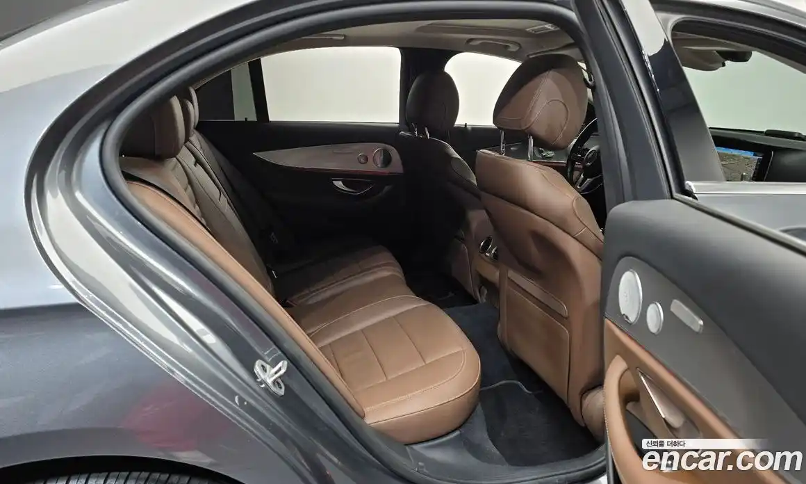 Mercedes-Benz E-Class 2020 2.0 Автомат в Москве № 592412, фото 12