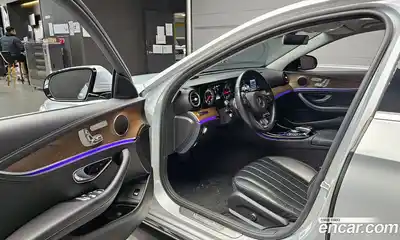 Mercedes-Benz E-Class 2018 1.9 Автомат в Москве № 592633, миниатюра 11