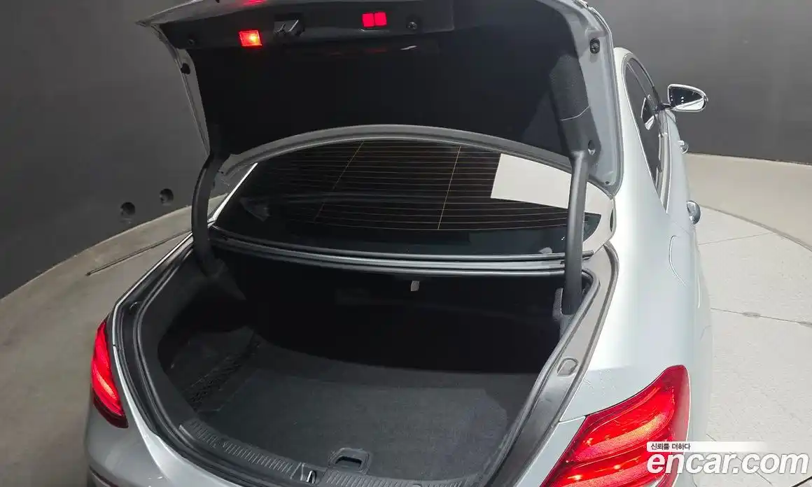 Mercedes-Benz E-Class 2018 1.9 Автомат в Москве № 592633, фото 20