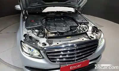 Mercedes-Benz E-Class 2018 1.9 Автомат в Москве № 592633, миниатюра 6