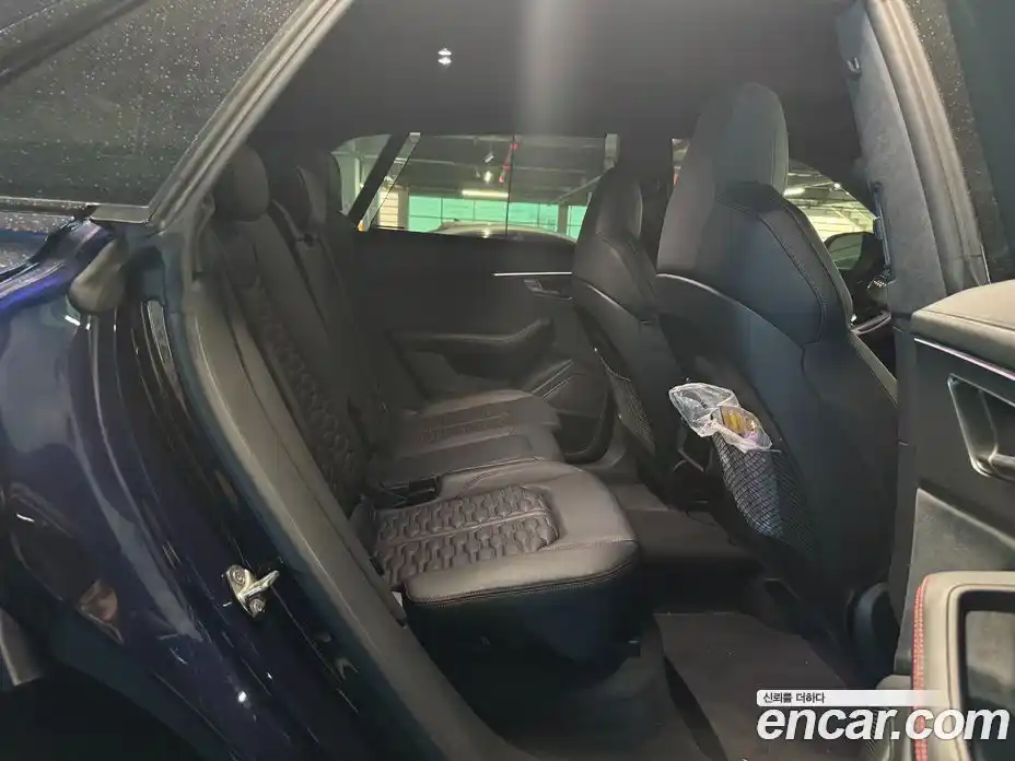 Audi RSQ8 2023 4.0 Автомат в Москве № 593444, фото 15