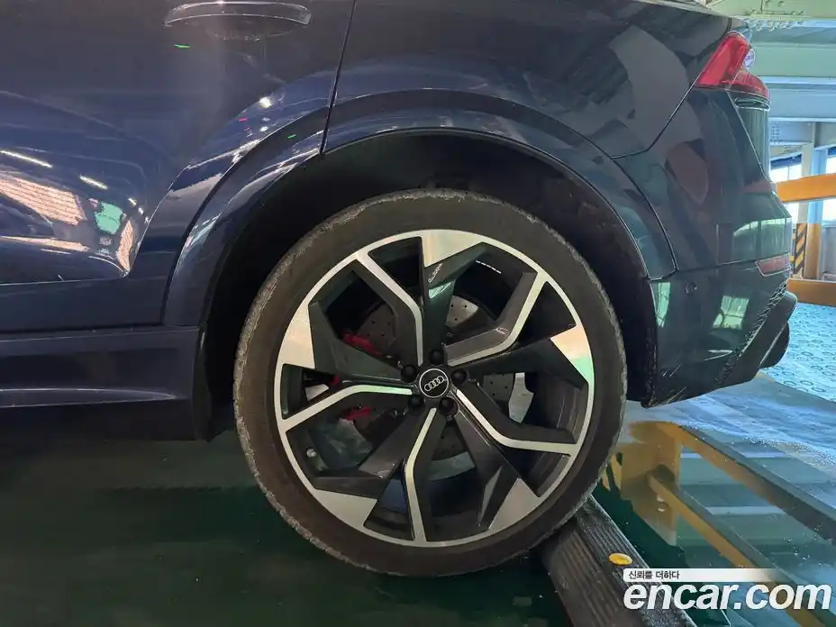 Audi RSQ8 2023 4.0 Автомат в Москве № 593444, фото 5