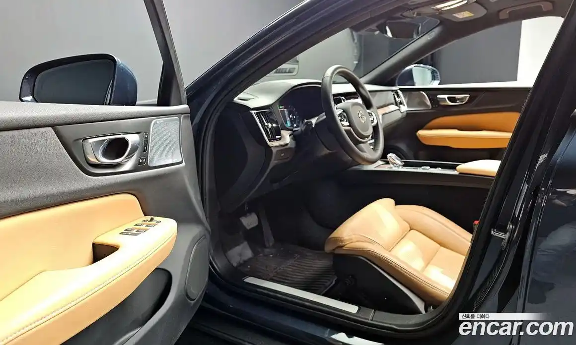 Volvo V60 2023 2.0 Автомат в Москве № 593604, фото 12