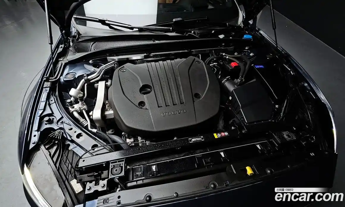 Volvo V60 2023 2.0 Автомат в Москве № 593604, фото 6