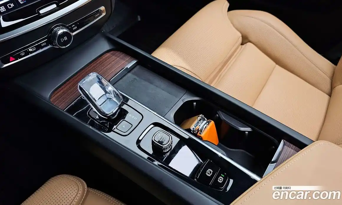 Volvo V60 2023 2.0 Автомат в Москве № 593604, фото 9