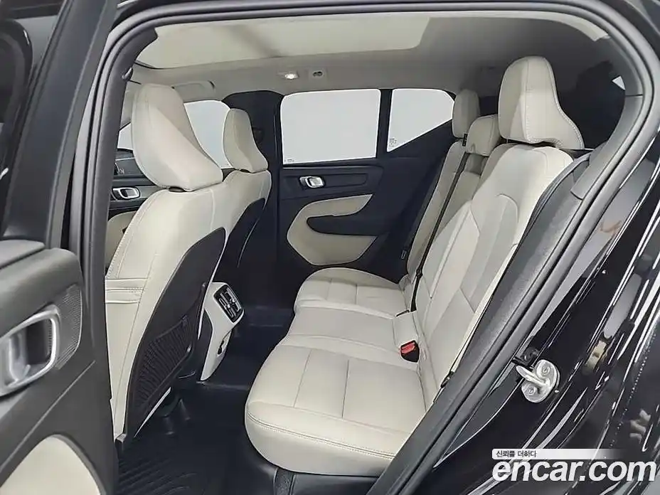 Volvo XC40 2024 2.0 Автомат в Москве № 593836, фото 12