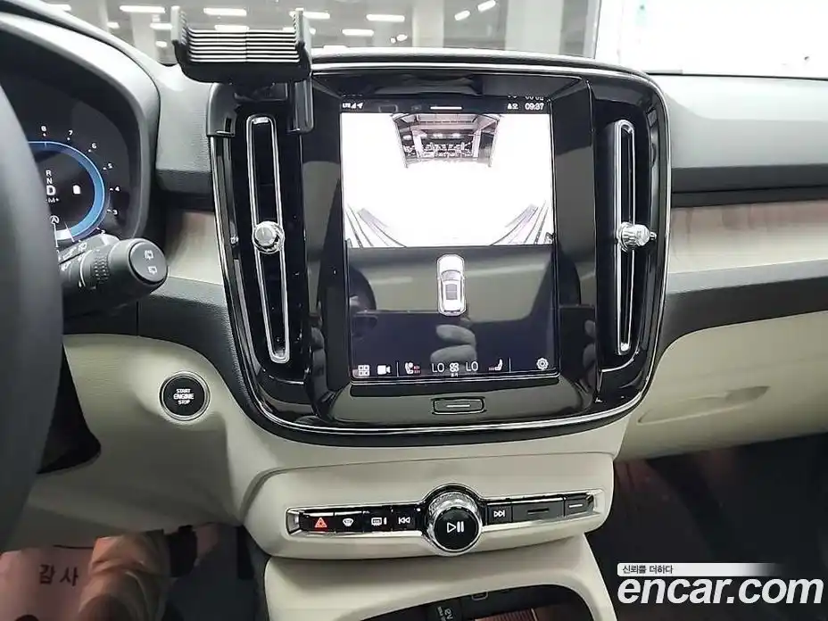 Volvo XC40 2024 2.0 Автомат в Москве № 593836, фото 10