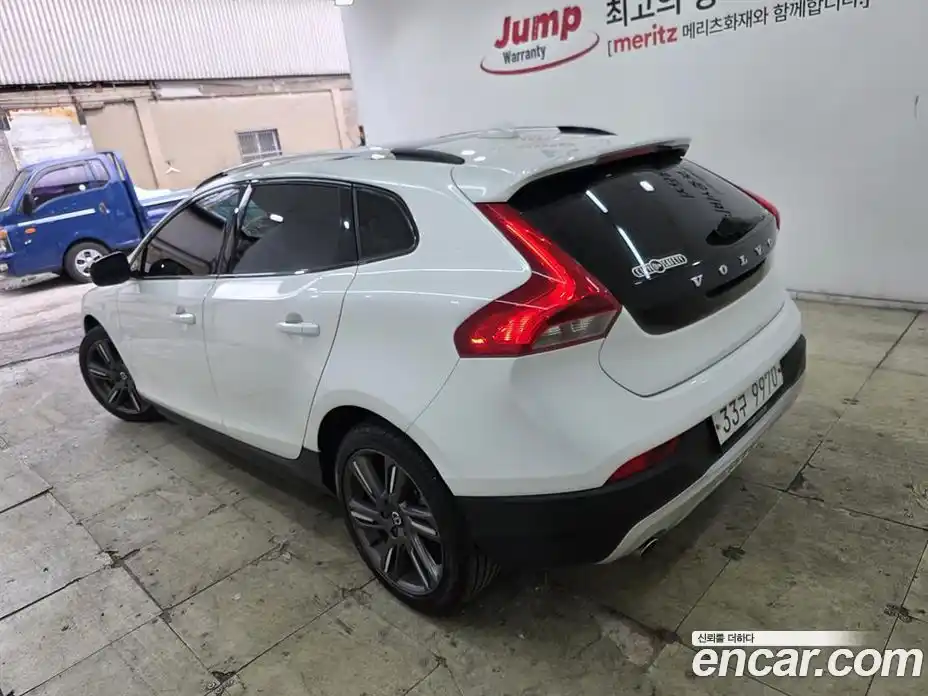 Volvo V40 2015 2.0 Автомат в Москве № 593940, фото 5