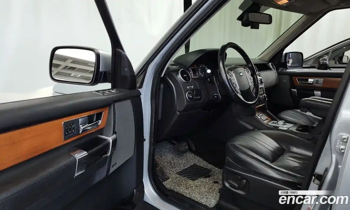 Land Rover Discovery 2013 3.0 Автомат в Москве № 594815, фото 10