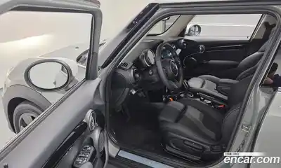 Mini Cooper 2023 1.5 Автомат в Москве № 595008, миниатюра 11