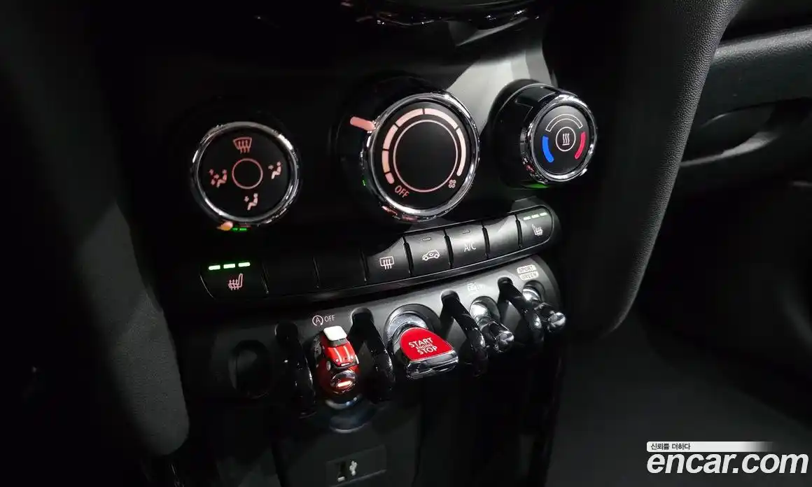 Mini Cooper 2023 1.5 Автомат в Москве № 595008, фото 16