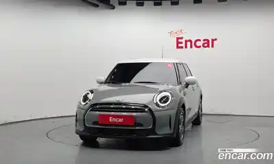 Mini Cooper 2023 1.5 Автомат в Москве № 595008, миниатюра 3