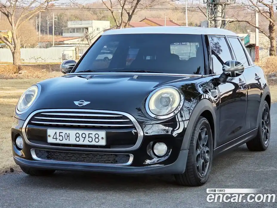 Mini Cooper 2015 1.5 Автомат в Москве № 595335, фото 1