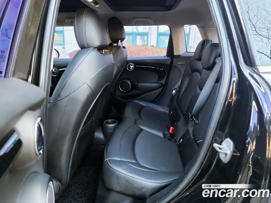 Mini Cooper 2015 1.5 Автомат в Москве № 595335, фото 11