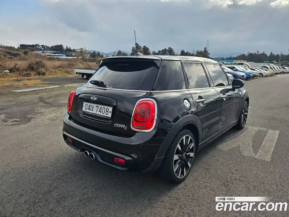 Mini Cooper 2018 2.0 Автомат в Москве № 595338, фото 4