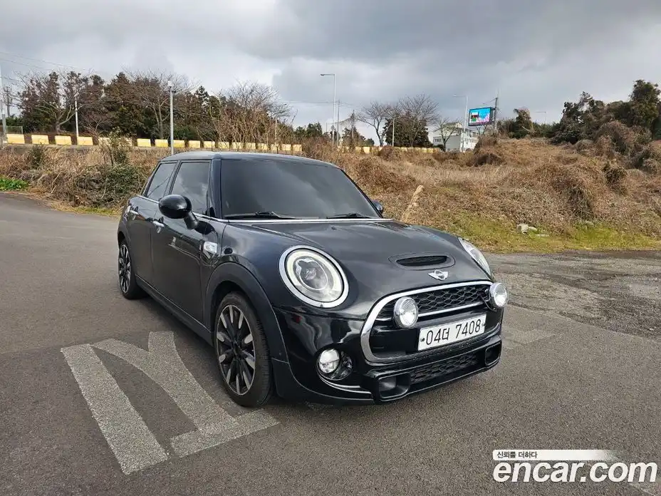 Mini Cooper 2018 2.0 Автомат в Москве № 595338, фото 5
