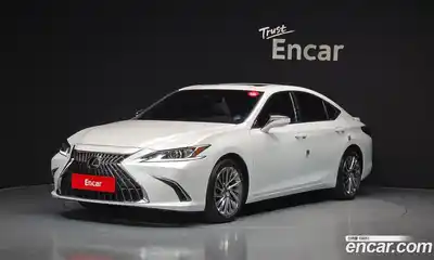 Lexus ES, 2023