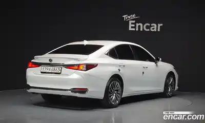 Lexus ES 2023 2.5 Автомат в Москве № 595536, миниатюра 2