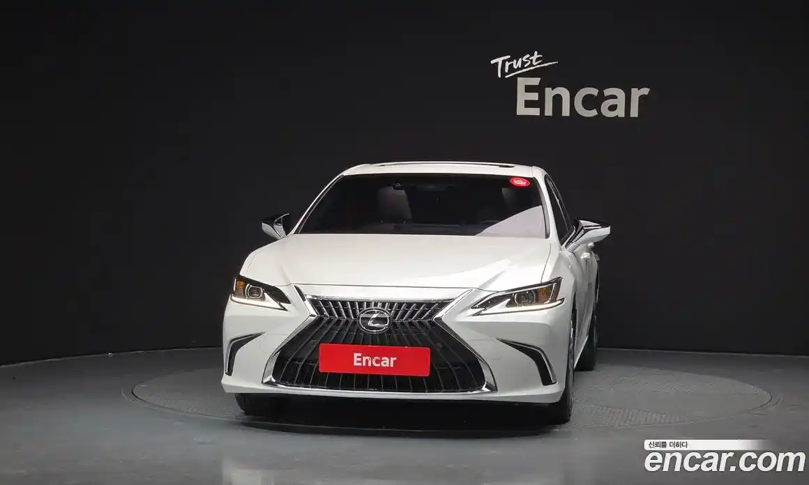 Lexus ES 2023 2.5 Автомат в Москве № 595536, фото 3