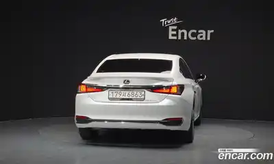 Lexus ES 2023 2.5 Автомат в Москве № 595536, миниатюра 4