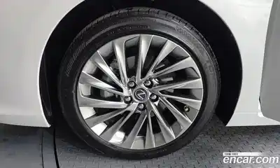 Lexus ES 2023 2.5 Автомат в Москве № 595536, миниатюра 5