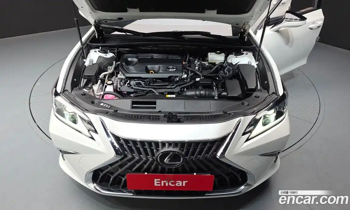 Lexus ES 2023 2.5 Автомат в Москве № 595536, фото 6