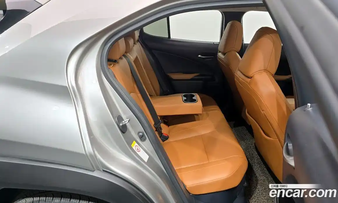 Lexus UX 2019 2.0 Автомат в Москве № 595583, фото 12