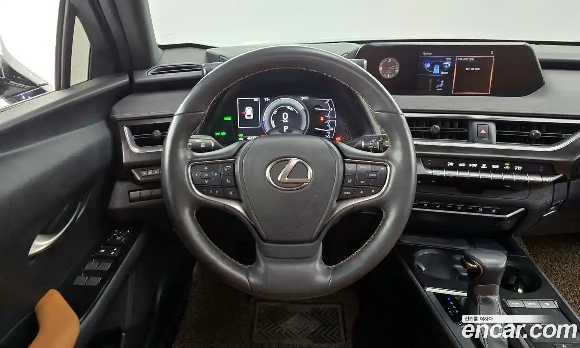 Lexus UX 2019 2.0 Автомат в Москве № 595583, фото 13