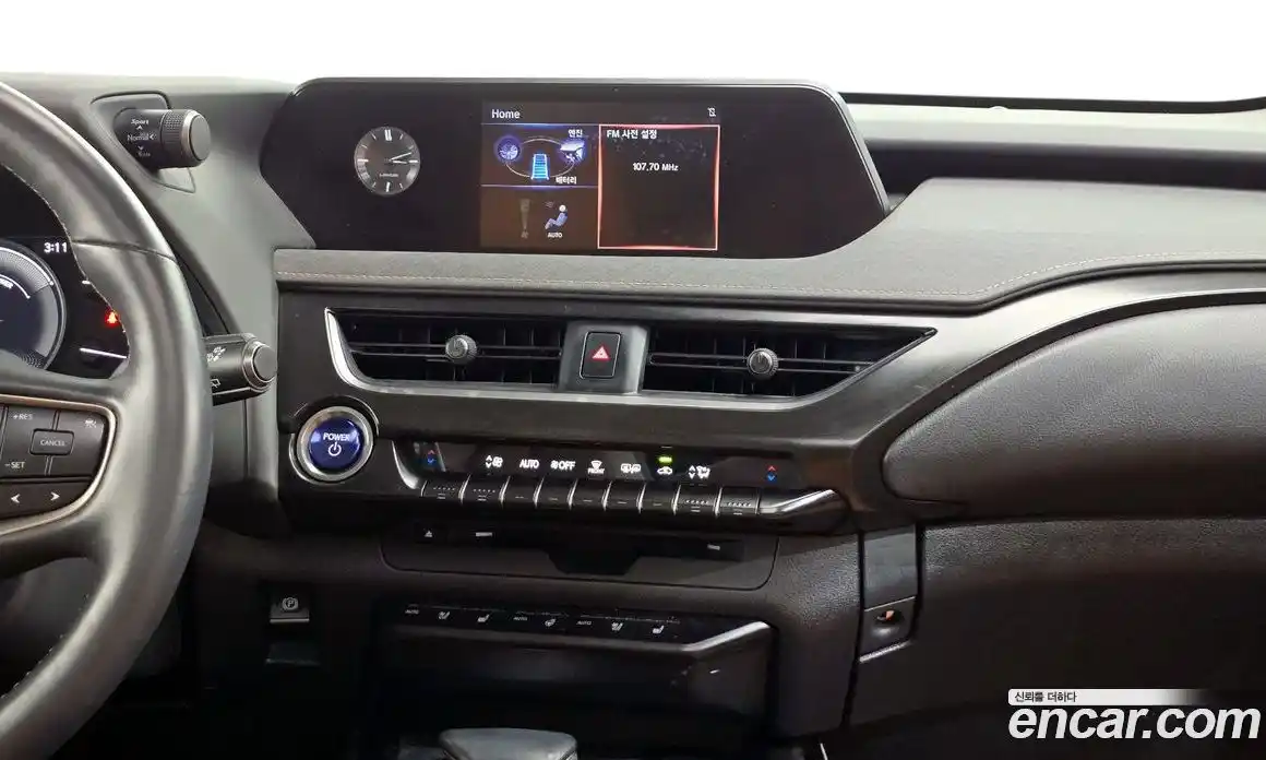 Lexus UX 2019 2.0 Автомат в Москве № 595583, фото 14