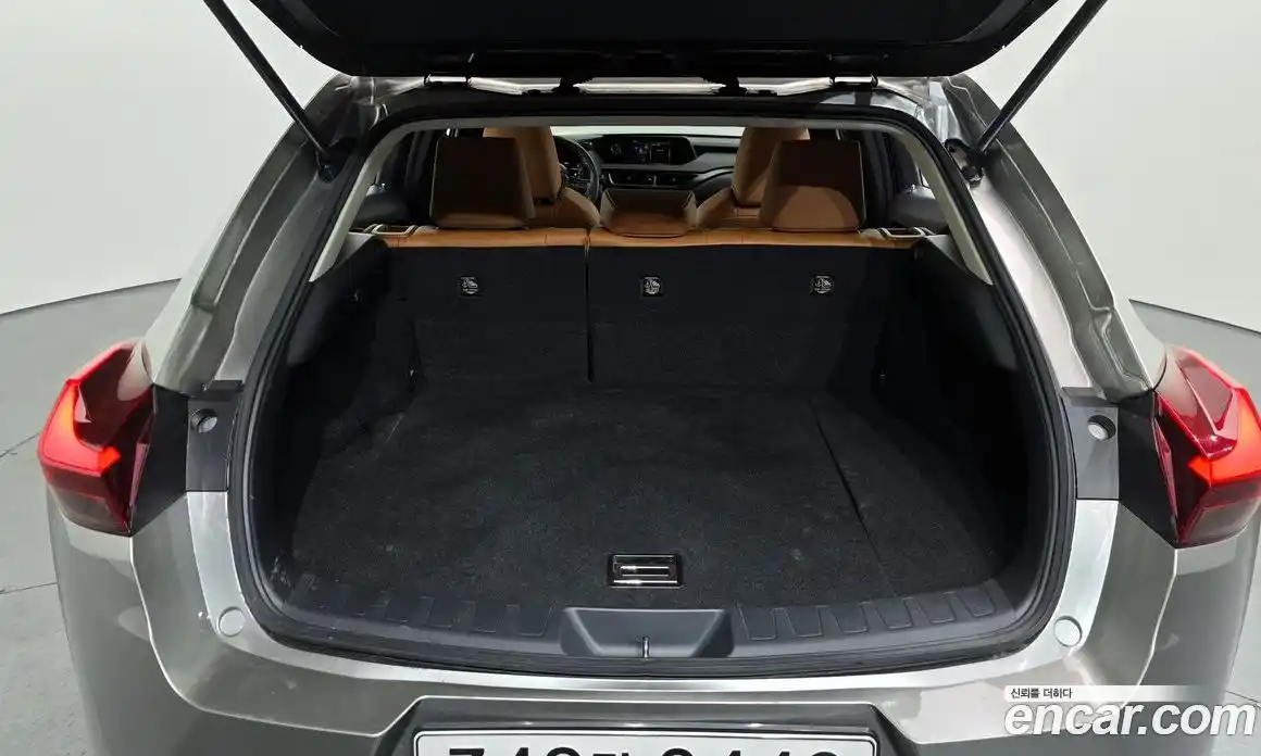 Lexus UX 2019 2.0 Автомат в Москве № 595583, фото 20