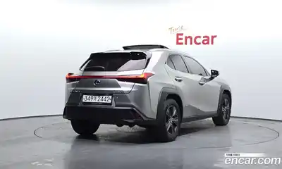 Lexus UX 2019 2.0 Автомат в Москве № 595583, миниатюра 2