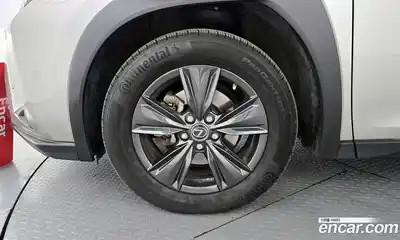 Lexus UX 2019 2.0 Автомат в Москве № 595583, миниатюра 5