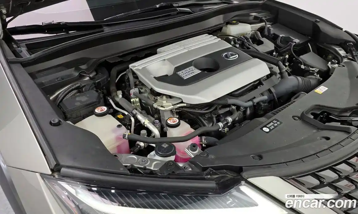 Lexus UX 2019 2.0 Автомат в Москве № 595583, фото 6