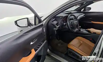 Lexus UX 2019 2.0 Автомат в Москве № 595583, миниатюра 10